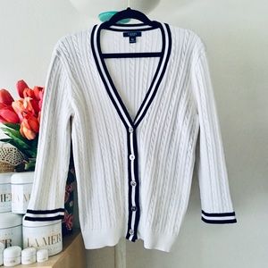 🎁🎄CHARPS 🎄EST. 1978🎄White/Black Sweater 🎄